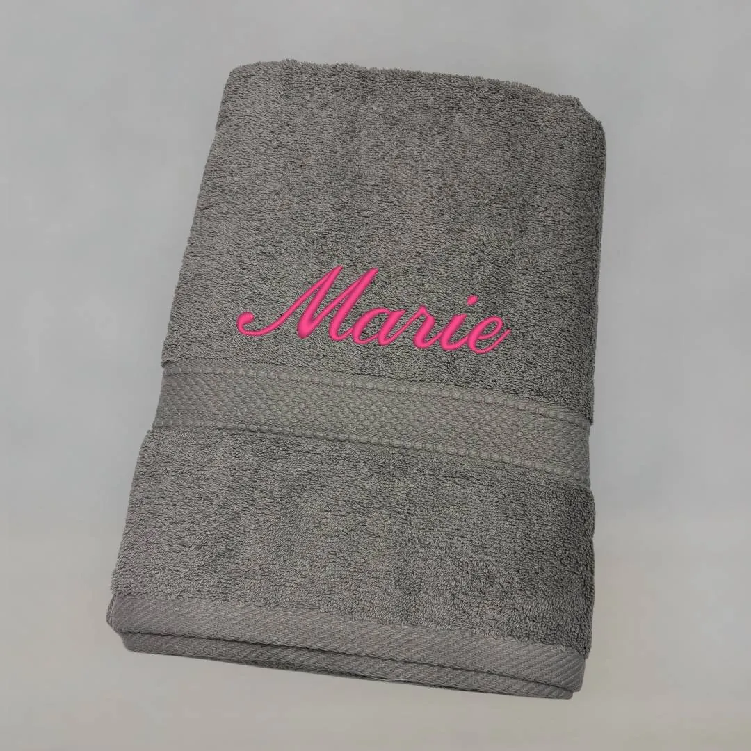 Serviette de toilette grise  + prénom