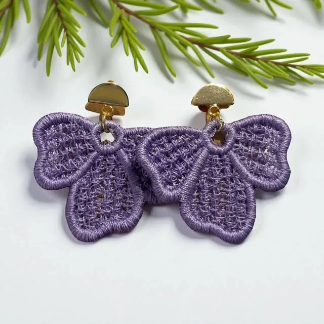 Boucles d’oreilles brodées couleur parme légères et antiallergiques